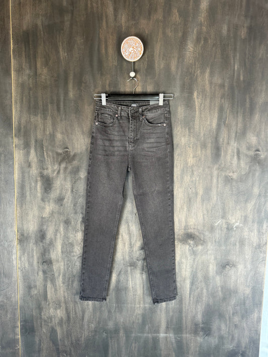 black vintage wash jean